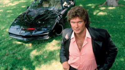 ДЕЙВИД ХАСЕЛХОФ И СЕРИАЛА СПАСИТЕЛИ НА ПЛАЖА И СРЕДНОЩЕН ЕЗДАЧ