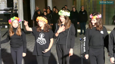 Teruel conmemoró el Día Mundial del Teatro con una estupenda  performance en la Plaza de Los Amantes
