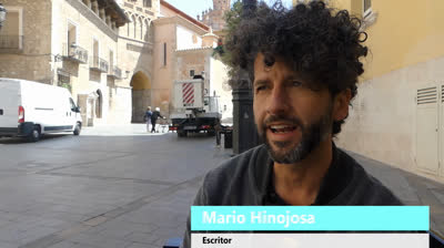 El poeta turolense Mario Hinojosa presenta su primera novela, "Fractal"